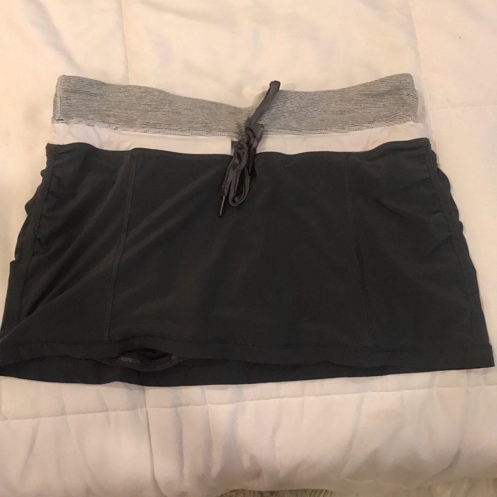 Grey Lululemon skirt in perfect condition!!